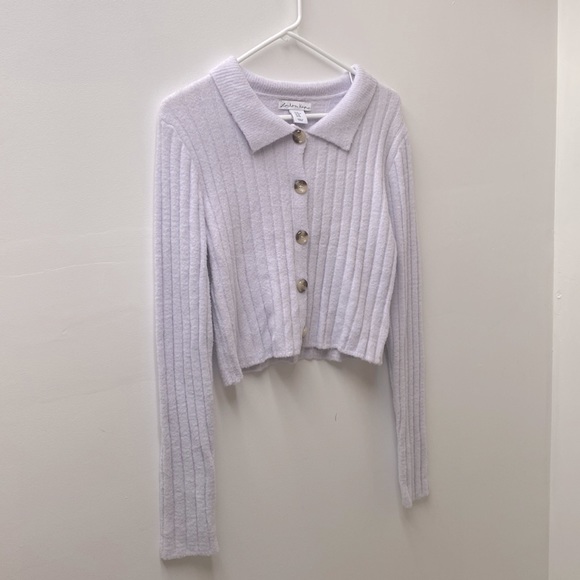 Lavender crop button up - Picture 3 of 4